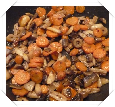Contorno di carote e funghi champignon